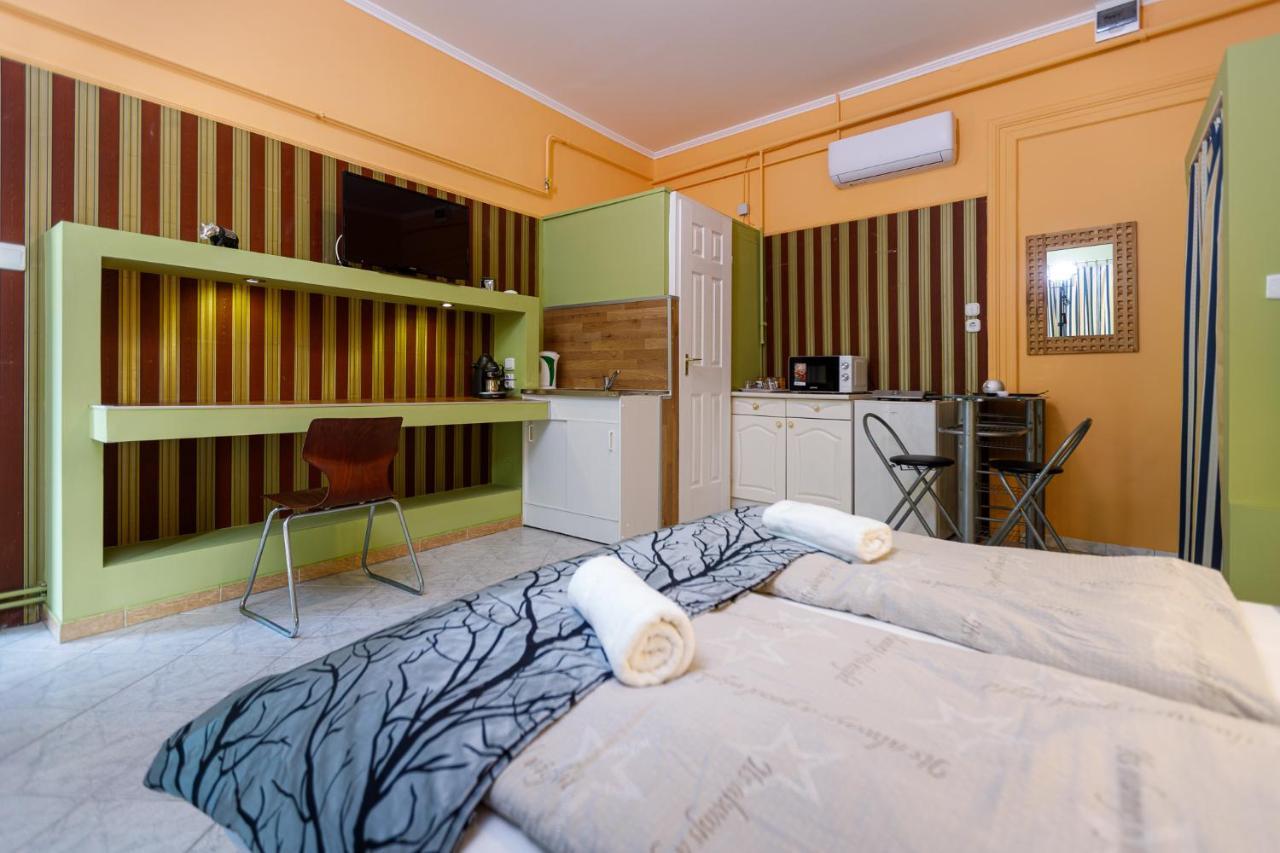 Central Apartman Gyula Ngoại thất bức ảnh
