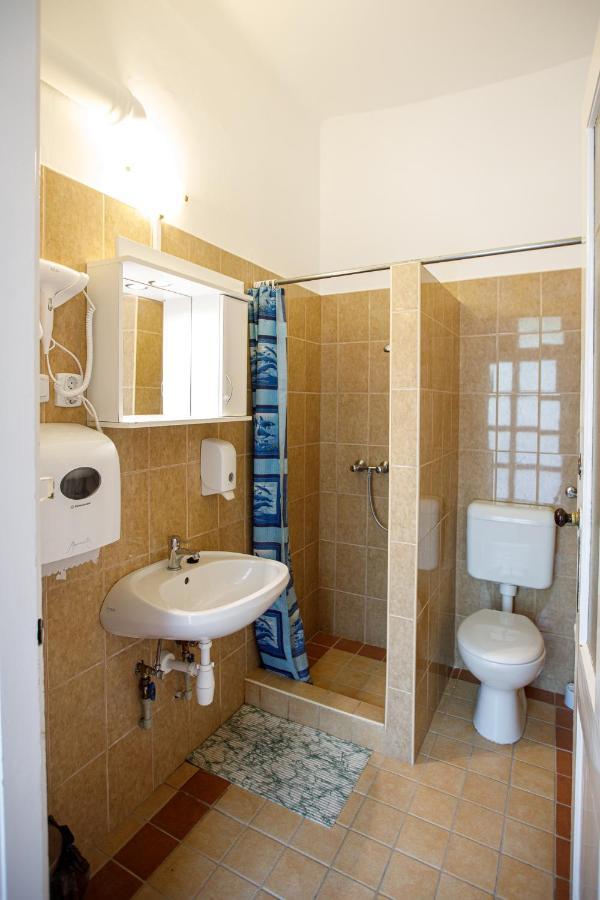 Central Apartman Gyula Ngoại thất bức ảnh