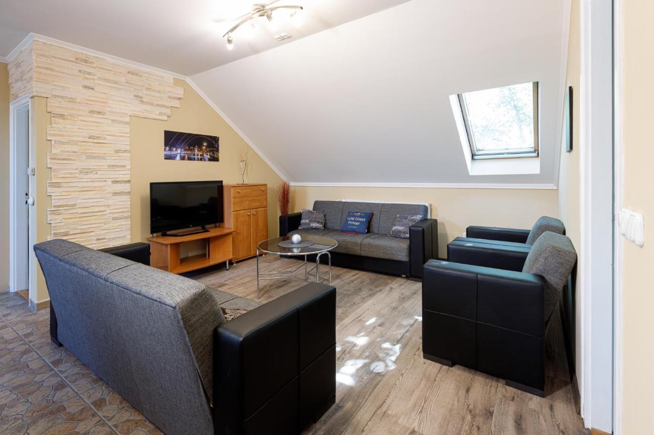 Central Apartman Gyula Ngoại thất bức ảnh