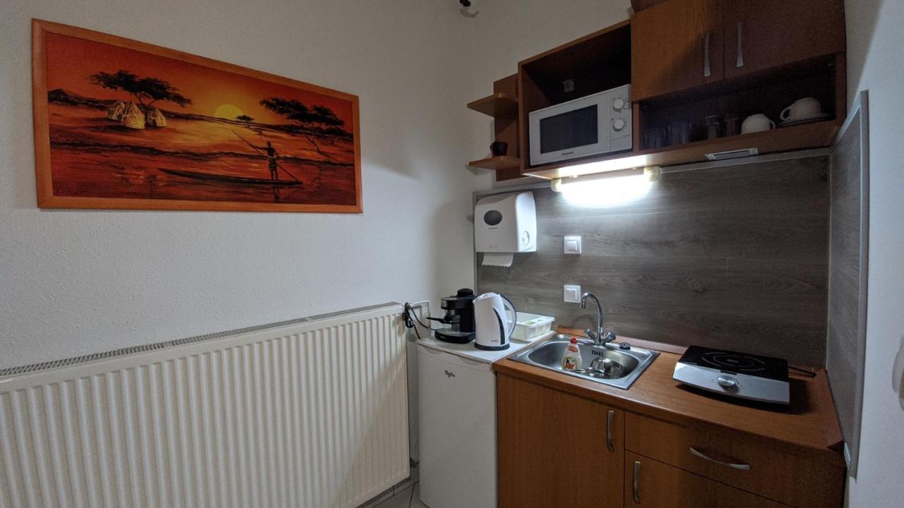 Central Apartman Gyula Ngoại thất bức ảnh