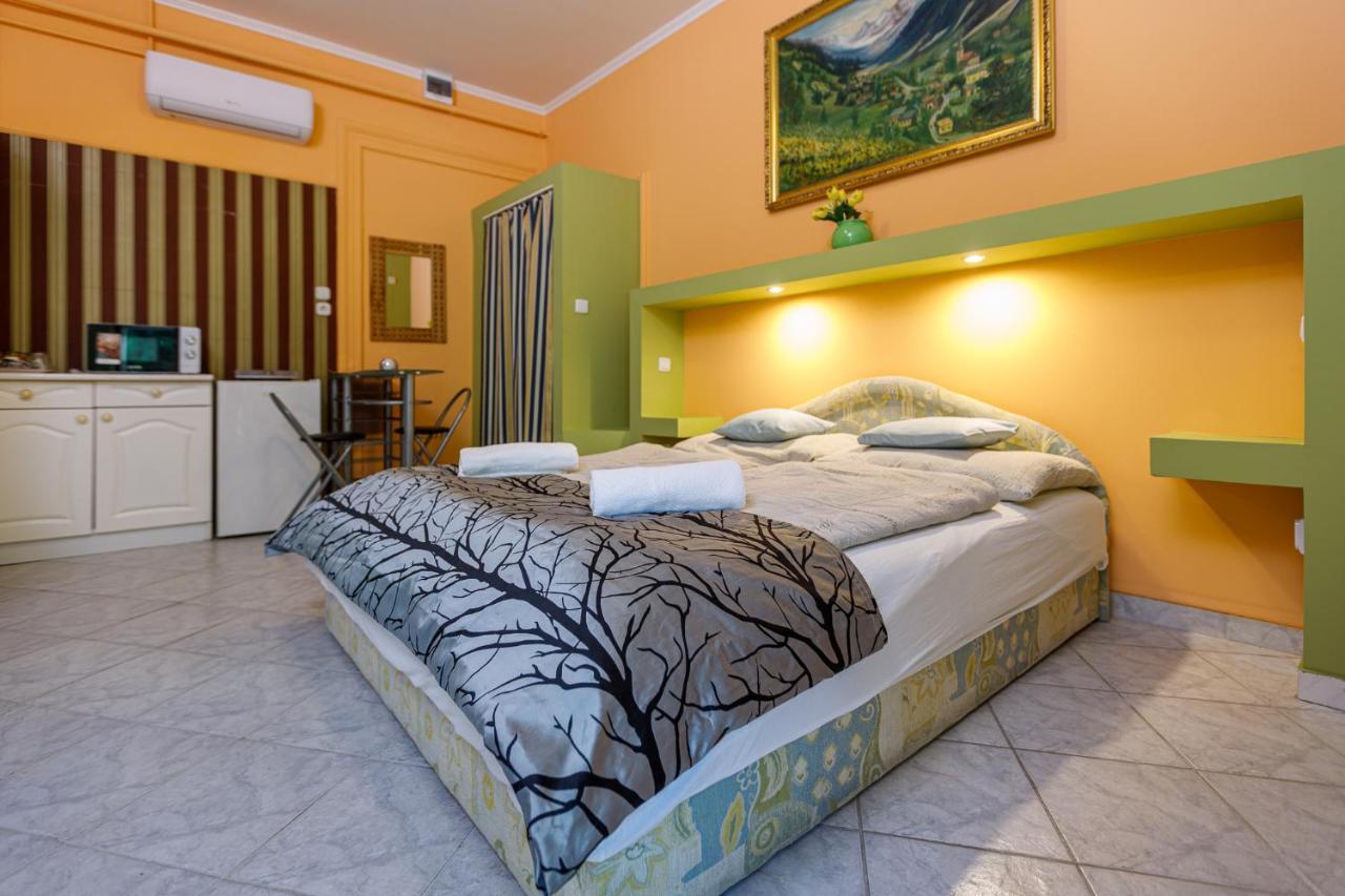 Central Apartman Gyula Ngoại thất bức ảnh